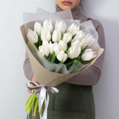 19 white tulips in decoration